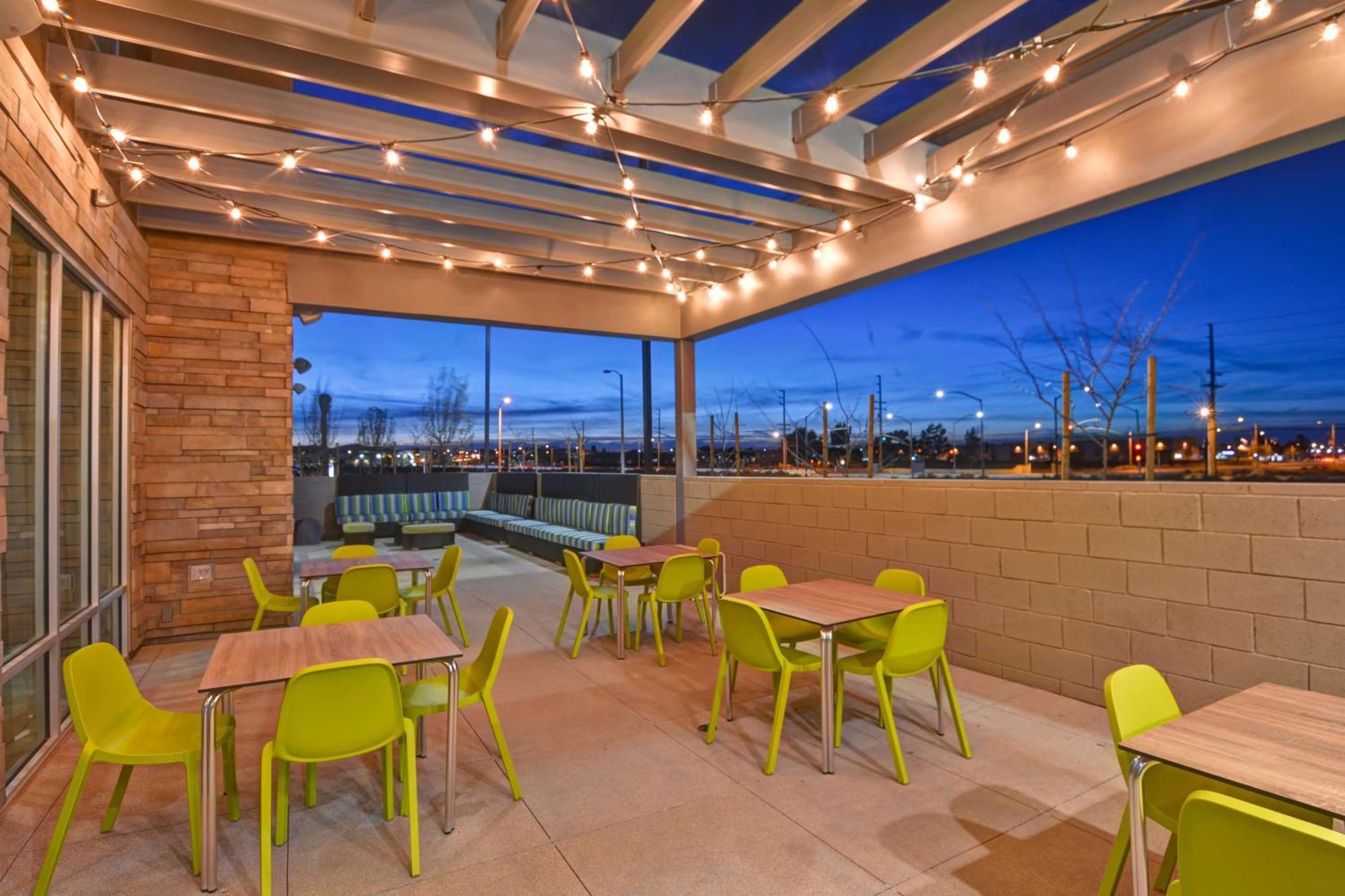 Home2 Suites By Hilton Palmdale Exterior photo