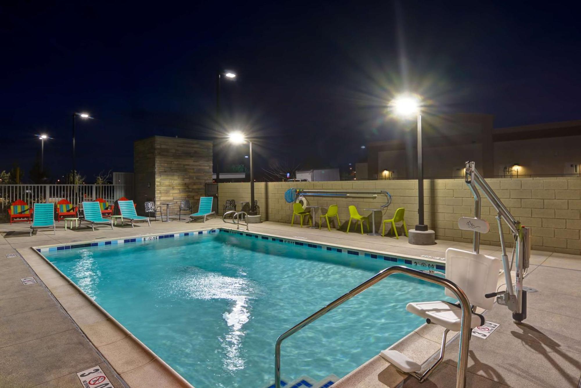 Home2 Suites By Hilton Palmdale Exterior photo