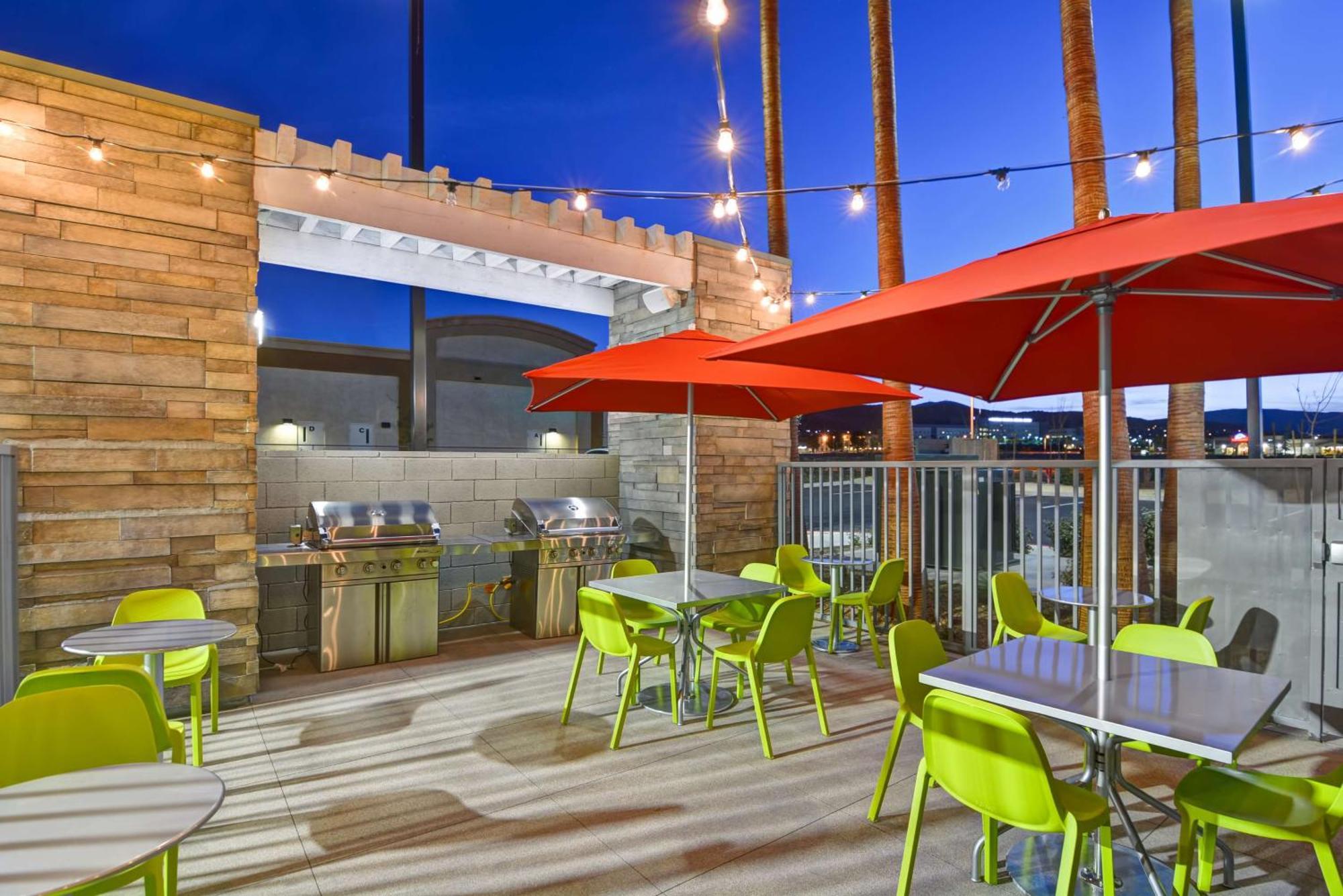 Home2 Suites By Hilton Palmdale Exterior photo